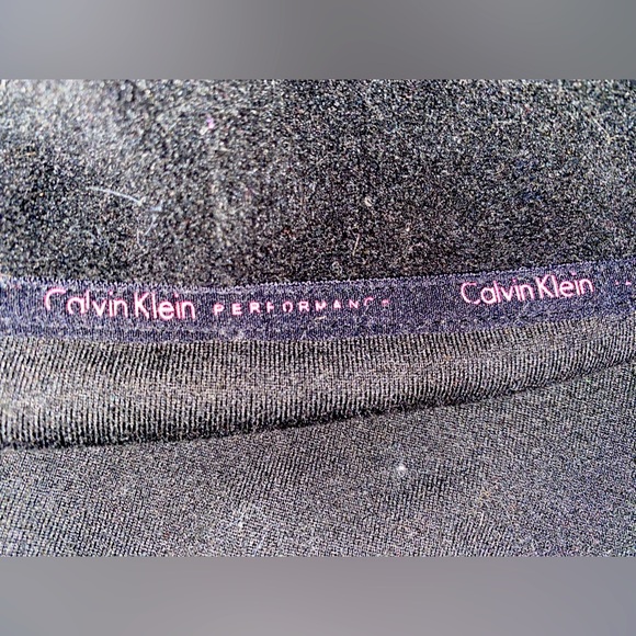 New ck Gorgeous vintage semi cropped oversized hoodie by vintage Calvin … - Picture 8 of 14